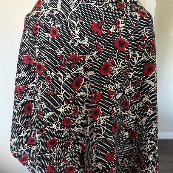 TORY BURCH Retro Batik Reversible Square 100% Silk Floral Scarf - Picture 9 of 10